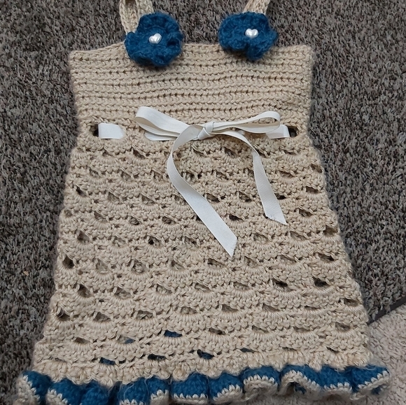 Nostalgic/Vintage Crochet baby dress/B4B - Picture 3 of 3